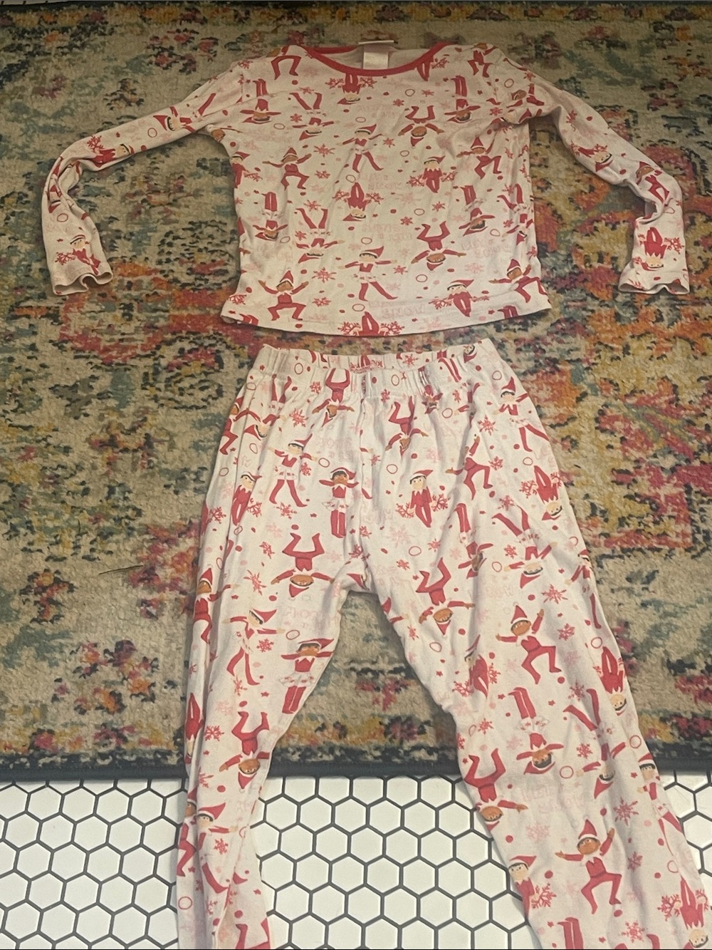 Girls Pink Elf Print Pajama Set - Brand Not Visible